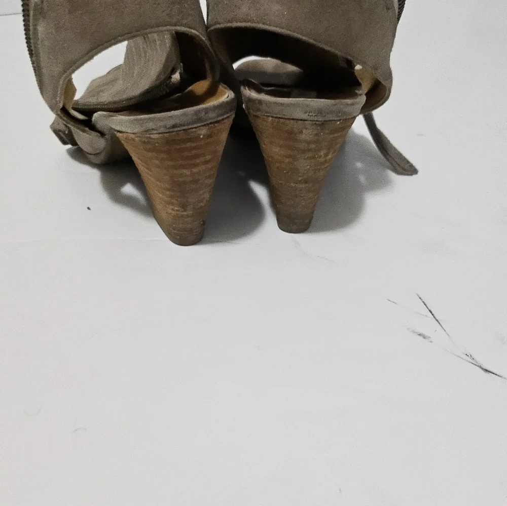 Paul Green | Leather Cayenne Peep Toe Bootie Size 7